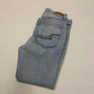 American Eagle 90’s Boyfriend Pride Light Wash Straight Jeans Size 6